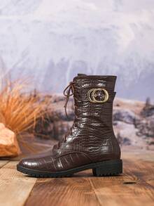 Giày bốt buộc dây họa tiết da cá sấu thời trang thu/đông dành cho nữ, giày bốt cao đến giữa bắp chân đi làm có gót dày, khóa cài mới, khóa kéo bên hông, giày bốt buộc dây kiểu phương Tây, có lỗ xỏ dây kim loại, mũi tròn thoải mái (Họa tiết ngẫu nhiên, không đối xứng) - màu nâu - Xem 9