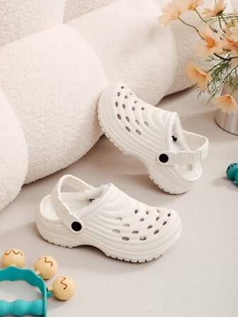 Fashionable Fine Textured Children's Solid Color Simple Hole Slippers Flat Bottom Comfortable Daily Leisure Home Outdoor Warm Shoes Autumn And Winter