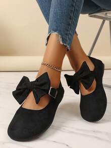 Breezelady Women's Black Suede Mary Janes With Bow - Perfect For Work & Beyond! Featuring Smooth Suede And A Refined Bow, These Flats Bring Elegance To Your Workwear. The Flat Heel Provides Comfort For Long Office Hours, And They Also Work For After - Work Plans. Great For US Professional Women Seeking Stylish Yet Practical Footwear. - 黑色 - 查看 4