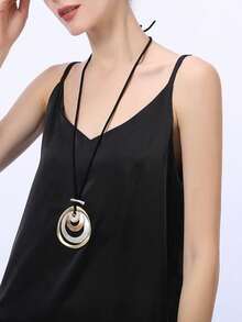 1 Stück großer Anhänger Halskette, mehrschichtige Boho-Kreis-Leder-Choker, klobige Boho-Halskette für Frauen, lange Pullover-Halskette, Schmuck