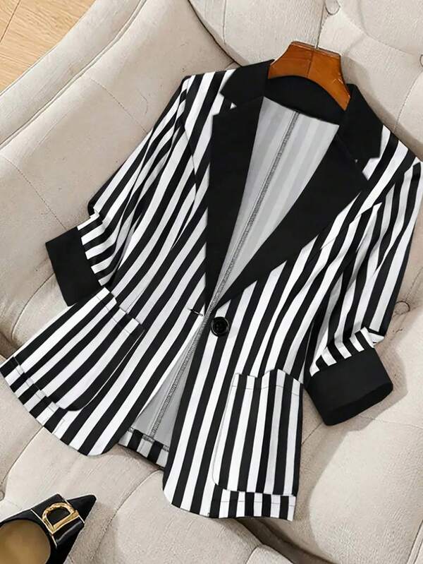 Women's Fashion Black And White Striped Short Jacket, Collared, Long Sleeve, Button Front, Regular Length, Woven Fabric, Non-Stretch