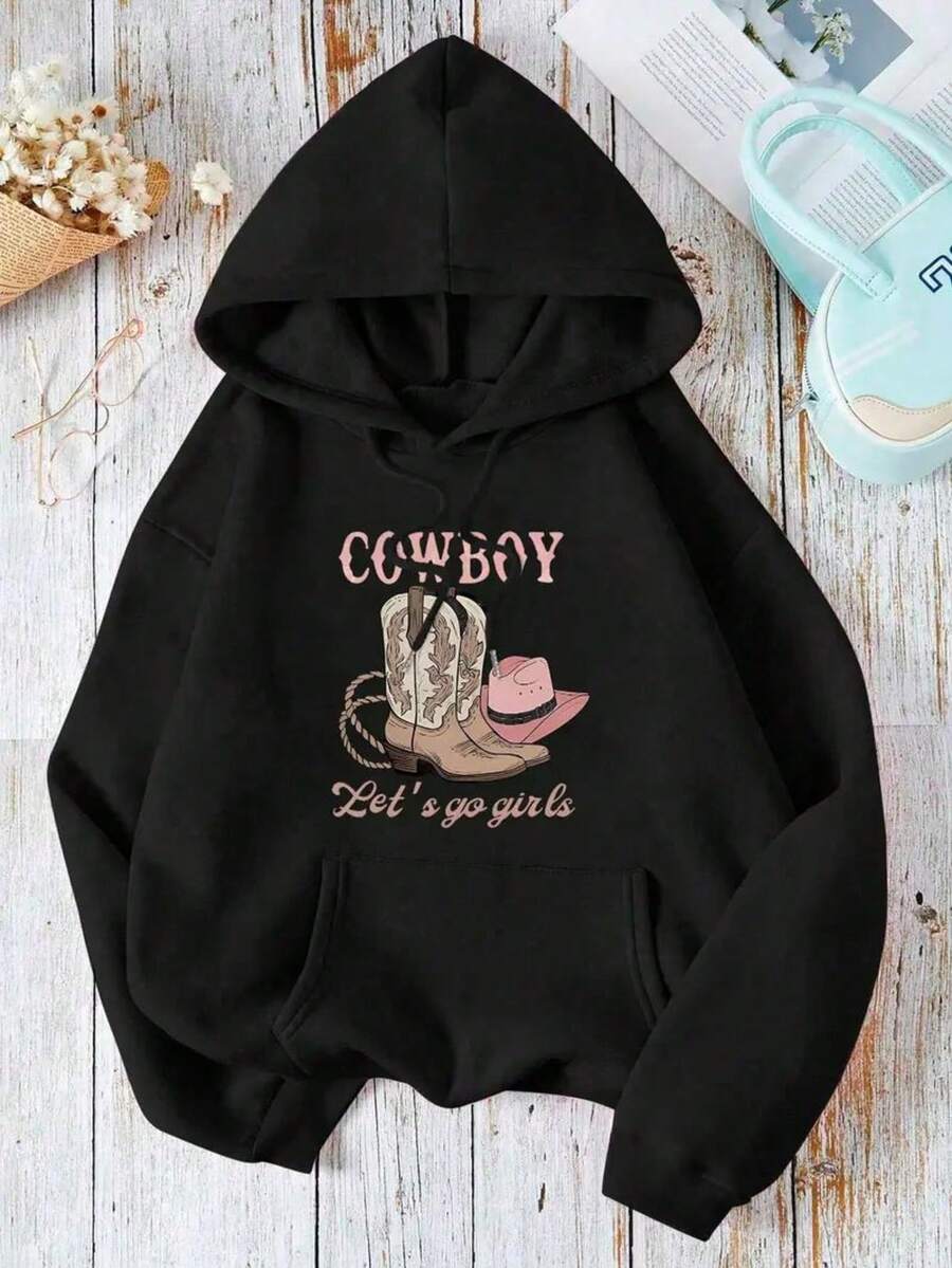 Hoodie Negra para Mujer con Capucha y Estampado Cowboy con Botas, Sombrero y Lazo Acompañado de la Frase Let's Go Girls, una Prenda Moderna y Divertida que Combina Estilo Vaquero con Actitud Femenina para un Look Único y Lleno de Personalidad - Negro - Ver 1