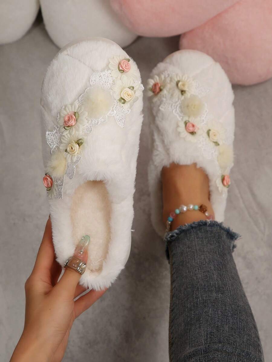 نعال منزلية نسائية ناعمة ومزخرفة بزهور، لون أحادي من الفرو الناعم والدافئ للخريف والشتاء (تصميم الزهور عشوائي)