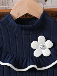 Váy len cho bé gái 4-7 tuổi, cổ đứng đặc biệt có viền xếp nếp, tay dài trang trí hoa, váy thời trang phù hợp cho các hoạt động ngoài trời mùa xuân/thu và mặc hàng ngày - Màu xanh hải quân - Xem 6