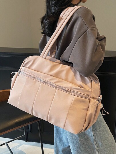 حقيبة يد كبيرة السعة من النايلون أحادية اللون بتصميم بسيط وخفيفة الوزن، مزودة بأكثر من جيب وسحاب مع حجرة منفصلة للجاف/الرطب، مناسبة للجيم والرياضة والمدرسة والسفر والعطلات