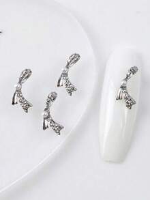 10 قطعة من الأقواس المزيفة الصغيرة المرصعة باللؤلؤ الفضي، لوازم فن الأظافر متعددة الوظائف براقة وجميلة، إكسسوارات أظافر فاخرة بسيطة من السبائك المعدنية، تميمات وجواهر للأظافر