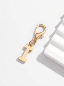 1pc Fashionable Minimalist 26 Small English Letter Shape Smooth Metal Keychain, Suitable For Women Car Key, Bag Decoration And Gift - Silver - View 10