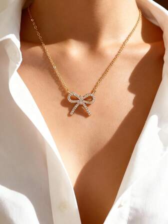 1pc Minimalist Fashion Rhinestone Bow Pendant Necklace, Alloy Lightweight Delicate Choker Necklace For Women