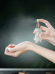 1/2 Stücke 30ml Glas Parfümzerstäuber, wiederverwendbarer Parfümzerstäuber - nachfüllbar und wiederverwendbar, Reisebehälter, Reiseaccessoires, tragbare Großraumkapazität, Reiseorganizer für Strand, Sommerurlaub, Rückkehr zur Schule, tragbare leere Parfümflasche für Partys, geeignet für Reisen, Geschäftsreisen, Einkaufen, Camping, Urlaub, tragbare Parfümflaschen für den Außenbereich - Verschiedenfarbig - Übersicht 2