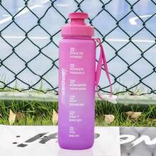 1 bình nước nhựa nắp lật dung tích lớn 750ml/25oz & 1000ml/32oz có vạch chia thời gian, dây đeo, thích hợp cho các môn thể thao ngoài trời, chạy bộ, đạp xe, làm quà tặng ngày lễ - Nhiều màu - Xem 24