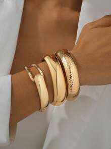 一套金属光滑与蛇皮纹理交叠视觉效果手镯，时尚手镯，适合情侣、朋友聚会、通勤、日常时尚穿搭 - 金色三件套 - 查看 4