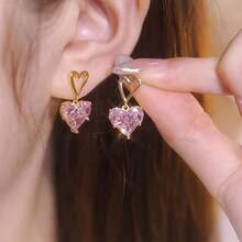 A 3-Piece Y2K Heart-Shaped Earrings And Necklace Set, Featuring Cute And Sexy Alloy Jewelry For Ladies. It's Perfect For Daily Wear, Dates, Vacations, Parties, And Valentine's Day Gifts - 粉色 - 查看 3