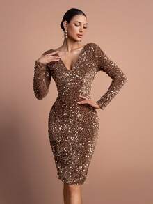 Chiếc đầm dạ hội thanh lịch dành cho quý cô này sở hữu thiết kế cổ chữ V duyên dáng, toát lên vẻ sang trọng vượt thời gian. Tay áo dài mềm mại tạo thêm nét tinh tế và chuyên nghiệp, trong khi phần váy ôm sát tôn dáng, mang đến vẻ ngoài tự tin. Những chi tiết đính sequin lấp lánh tạo nên vẻ ngoài sang trọng. Đây là sự lựa chọn lý tưởng cho những dịp trang trọng cao cấp như dạ tiệc lớn, đám cưới thắt cà vạt đen, dạ hội từ thiện, sự kiện doanh nghiệp và các bữa tối độc quyền. - Cà phê nâu - Xem 6