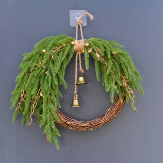 1 件松果圣诞花环，带铃铛，诺福克松圣诞花环，适合前门、农舍、乡村圣诞节、人造门窗壁挂装饰