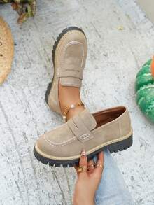 Giày lười đế dày dáng rộng mũi tròn mới mùa Xuân/Hè, giày casual du lịch ngoài trời, kiểu dáng thoải mái, phổ biến, giày cỡ lớn dành cho sinh viên. Vui lòng đặt size lớn hơn 0.5 size dựa trên chiều dài chân thực tế. - Màu Khaki - Xem 5