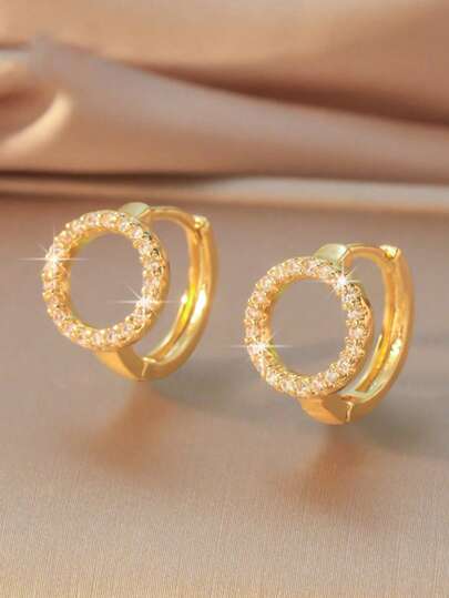 1 对时尚铜锆石几何圆形耳环，别致简约的设计，是送给女性的绝佳礼物