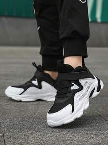 1 Paar Kinder Mittelhohe Basketball Sneaker, Mesh atmungsaktives Obermaterial, leicht, rutschfeste EVA langanhaltend Laufsohle, modisch vielseitig, verstellbarer Klettverschluss für einfaches An- und Ausziehen, geeignet für den täglichen Gebrauch