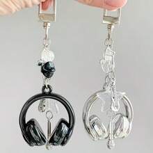 1pc New Music Headphone Keychain, Unisex, Creative Mini Guitar Note Heart Decor Accessory, Phone Strap, Backpack Hanging Ornament, Music Lover Gift Christmas Bag Charms Car Accessories Teacher Friend Sister Gift Ideas