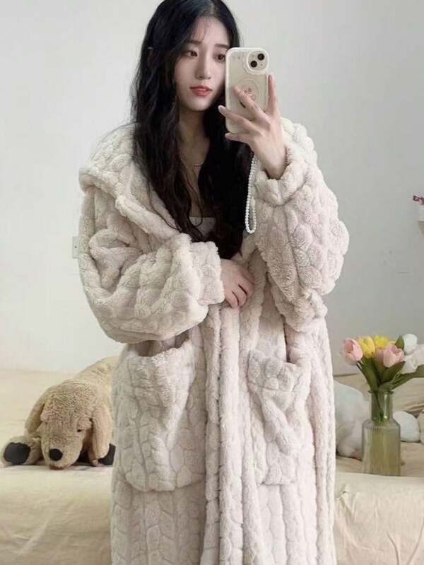 1pc Solid Color Plush Robe, Cute Long Sleeve V-Neck Plush Robe, Autumn/Winter Women Sleepwear Long Plush Bathrobe Housecoat, Thick For Home, Wedding, Bathroom Use