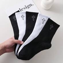 1 Pair Of Women's Black And White Simple Cross Pattern Socks For Spring And Autumn