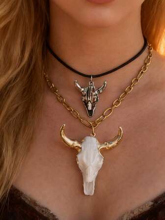 1Pc Unique Design Fashion Gold Titanium Steel Chain Alloy Bull Head Diamond-Studded Round Bull Head Earrings Western Cowboy-Style Bull Head Necklace For Women Perfect For Music Festivals, Parties, And Outings Hip-Hop Style Versatile Women Jewelry Christmas Gift | Anniversary Gift (The Color Of The Bull's Head Earring Is Slightly Off.)