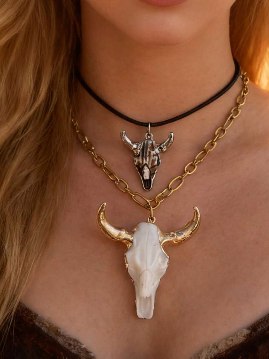 1pc Unique Design Fashion Gold Titanium Steel Chain Alloy Bull Head Diamond Inlaid Round Bull Head Earrings, Western Cowboy Style Bull Head Necklace, Perfect Choice For Women, Suitable For Music Festivals, Parties And Outings, Hip-Hop Style Jewelry, Christmas Gift | Anniversary Gift (Slight Color Deviation Of The Bull Head Earrings.)