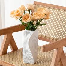 1pc Modern Twisted Stripe Plastic Vase - Elegant White Design For Fresh Or Dried Flowers, Modern Home Decor, Flower Arrangement Vase | Twisted Pattern Vase | Smooth Finish Vase, Vase For Flowers