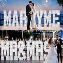 28.74 英寸 LED 发光字母 A-Z - 易于组装，电池供电，是生日、求婚、婚礼、活动的理想之选 - 暖光