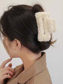 18 piezas Juego surtido de scrunchies, diademas y pinzas para el cabello - Paleta de colores beige suave y marrón claro, accesorios para el cabello de punto suave y cálido para otoño/invierno, sin daños, uso versátil diario para mujeres, regalos para mujeres, sujetadores de cola de caballo