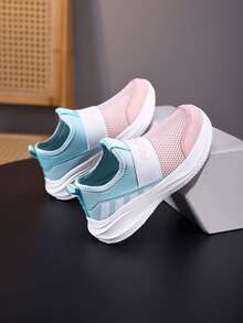 Novos calçados esportivos casuais infantis sem cadarço, unissex, respiráveis, de malha dupla, confortáveis, para crianças