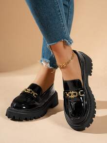 Damen Multifunktionale Lässig Schleife Dekor Metall Kette Dekor Loafer Flache Schuhe, Spiegelmaterial, Retro Elegant Britischer Stil, Komfortable und weiche Oxford Schuhe, Schwarz, Weiß, Braun Glanz, Neuer Stil Frühling/Sommer Herbst/Winter 2025 - Schwarz - Übersicht 3