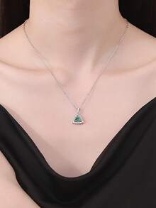 BLOVEMEE 1 chiếc vòng cổ mặt hình tam giác bằng bạc Sterling 925 cao cấp 1 carat Moissanite 6,5mm, thích hợp để đeo hàng ngày, dự tiệc, ngày lễ, ngày lễ tình nhân, ngày của mẹ, giáng sinh, lễ tạ ơn, quà tặng trang sức cho phụ nữ - XL0118M - Xem 2