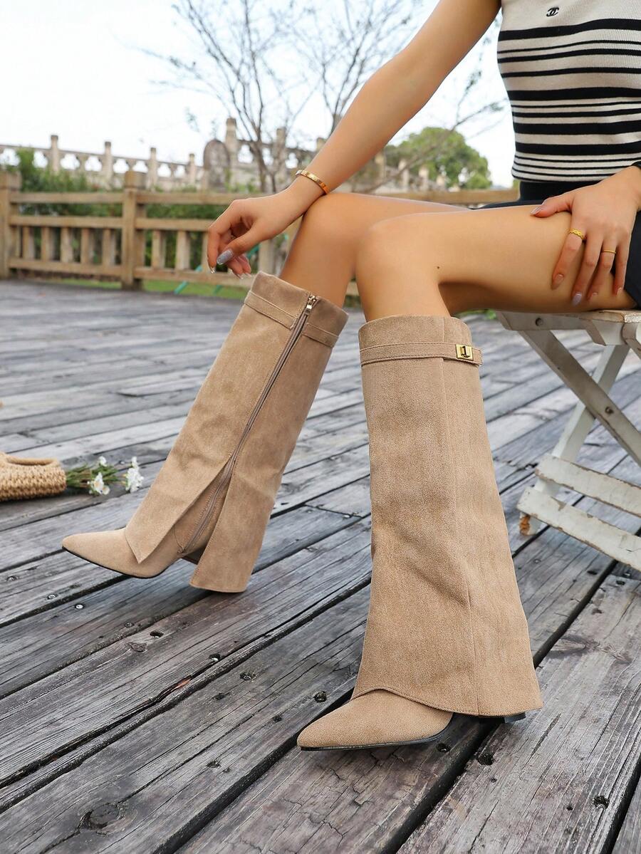 女式尖头粗跟绒面西部靴，流苏装饰，修身及膝靴