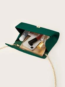 REMANLAND 这款优雅轻盈的褶皱时尚手拿包，是一款魅力四射的派对/晚宴包，完美契合派对女孩、新娘和女士的需求。它设有隐藏式卡槽和隔层，可作为单肩包或斜挎包使用。配有可拆卸金属链，是舞会、宴会、派对的理想之选，也是馈赠亲友的绝佳礼物。 - 墨綠色 - 查看 7