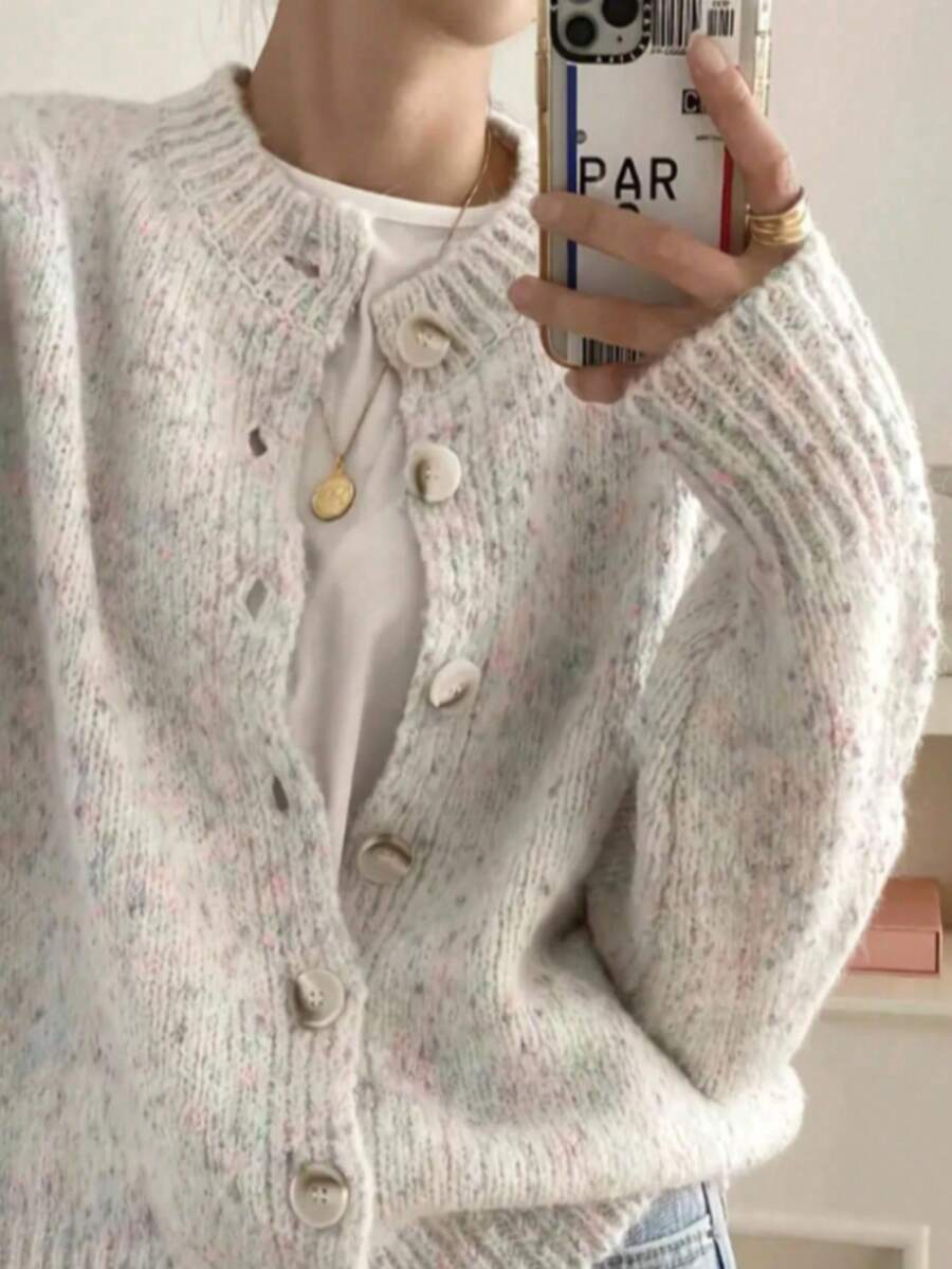 Fondi 女士优雅弹力纽扣开衫 - 高弹面料，休闲至正式场合皆宜，经典女士毛衣 - 柔软长袖圆领轻盈针织，时尚图案，休闲优雅针织衫 | 弹力面料开衫，镂空针织毛衣，秋冬女装，大码女装 - 卡其色 - 查看 1