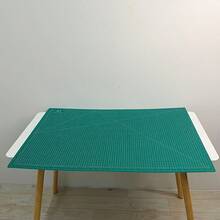 1pc Extra Large Self-Healing Cutting Mat - A1/A2/A3 Size, With Grid Lines And Diagonal Cut Guides, Suitable For Fabric, Paper, Cardboard - Heavy Duty Craft, DIY, Office, School, Technical Drawing - Compatible With Cutting Machines (Fits A0-A3 Paper Sizes) - Green Grid Layout And White Borders For Precise Alignment - Durable Smooth Surface, Long-Lasting, Large Craft Cutting Mat, Hobby Cutting Mat