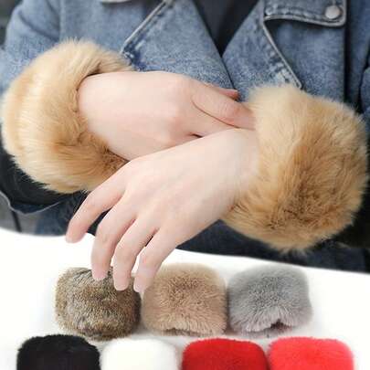 1 Coppia di Polsini in Finta Pelliccia Corta, Eleganti Maniche in Peluche Monocromatiche, Morbidi Polsini in Finta Pelliccia, Polsini Invernali Caldi in Peluche, Polsini Corti in Finta Pelliccia, Design Che Simula la Pelliccia di Volpe, Eleganti e Carini Scaldamuscoli Senza Dita per Donna, Adatti per Uso Quotidiano, Feste, Eventi di Capodanno, Abbinabili a Cappotti, Maglioni, Vestiti