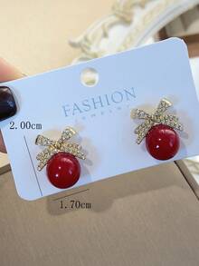 一对复古红色蝴蝶结和人造珍珠耳钉，优雅的小众耳环，适合秋冬和新年 - 紅色 - 查看 3