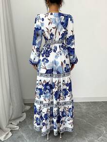 Women's Maxi Dress With A Floral Print, A-Line Silhouette Fitted At The Waist, And Puff Sleeves. This Dress Is Elegant And Romantic, Perfect For Dates, Vacations, Holidays, And Other Occasions. - 藍色 - 查看 2