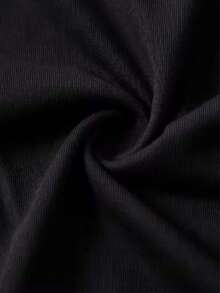 Una camiseta de mujer de estilo casual, de corte holgado, con cuello redondo y estampado floral de manga corta - Negro 2 - Ver 6