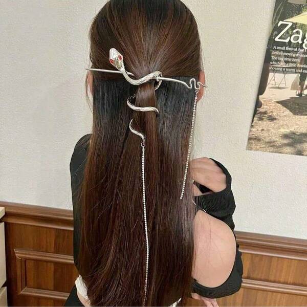 An Elegant Retro And Unique Silver Snake-Shaped Hairpin, Silver Winding Design - Red Pupil Chain Pendant. Chic And Simple Campus Style - Ideal Photo Props - Metal Deformation Punk Hair Clip Headdress L Retro Gothic Hair Chain L Women's Hair Rope. Unique Tassel Hair Clip - Multi-Scene Accessories - Daily Wear, Gifts, And Special Occasions, Bun Extension, Pins For Hair