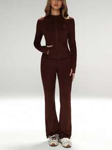 Áo khoác cổ cao có khóa kéo, thiết kế eo thon, cổ tay có lỗ xỏ ngón tay giữ ấm, dáng suông giúp kéo dài chân, thiết kế bộ đồ đồng bộ, bộ đồ tập cổ cao có lỗ xỏ ngón tay, bộ đồ định hình vòng ba, bộ đồ thể thao tôn dáng, bộ 2 món áo khoác cổ cao có khóa kéo và quần legging cạp cao cho nữ mùa xuân - màu nâu - Xem 7