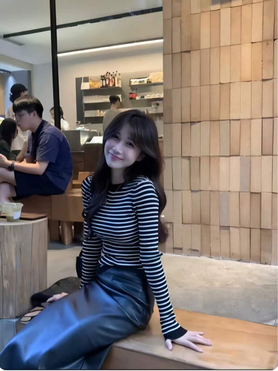 Korean Style Elegant Striped Long Sleeve Round Neck Versatile Fitted Pullover Sweater For Women, Autumn/Winter