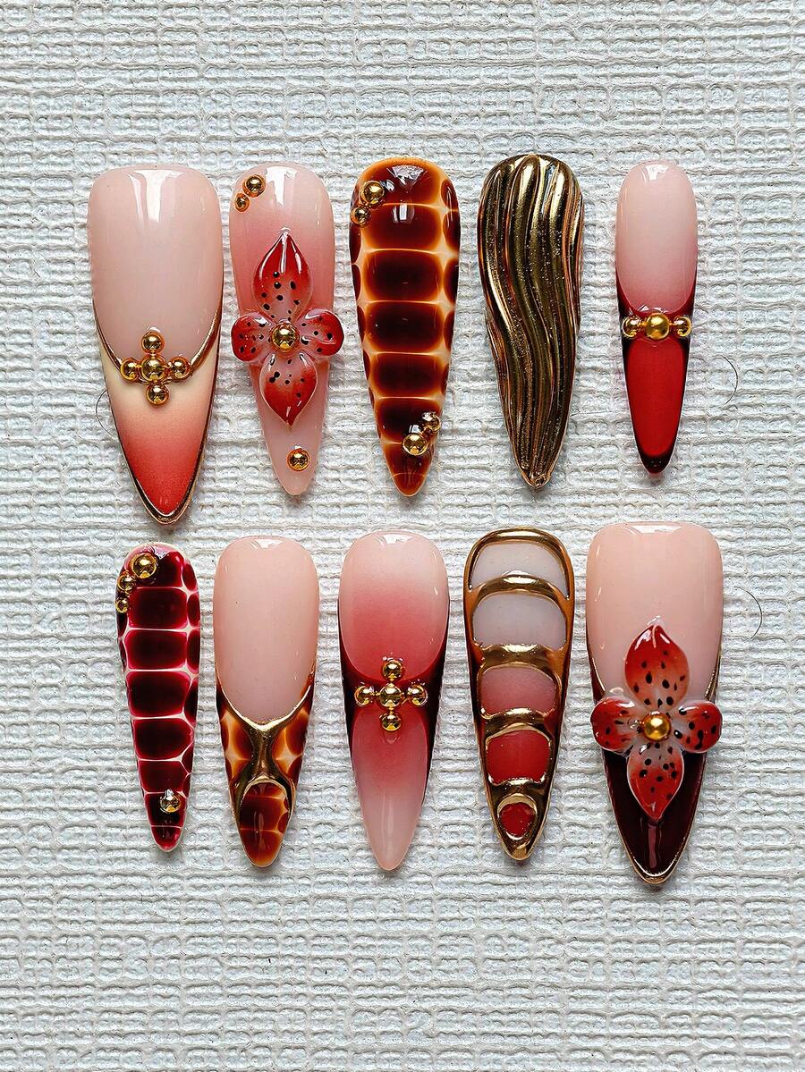 Relic Press On Nails Almond Long 10Pcs - Amber Red Gradient Antique Gold French With 3D Floral Water Drops & Crystal Pearl Beads - Vampire's Treasury Nail Art Kit Reusable With Nail Glue & File - Halloween Gothic Christmas Gold Nail Supplies - 紅色 - 查看 1