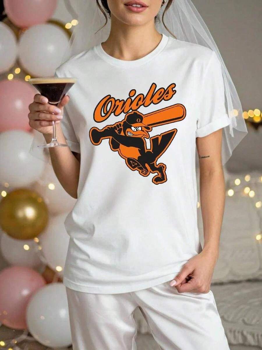 Baltimore Orioles T Shirt Mens 220g Cotton Baseball Team Logo Graphic Tee Shirts Casual Sports Wear For Fans Top Quality_00001_ Women's Solid-Colored Boat-Neck Short-Sleeve One-Piece Shirt Paired With Printed Shirts, Ladies' Tops, And Printed Short-Sleeve Shirts. Ladies' Top. Vintage Graphic Casual Short Cotton Shirt Featuring Vintage Art Printing, Humorous Streetwear, And A Large Comfortable Summer Top.Ladies' Undershirt - 白色 - 查看 1