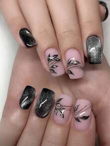 24 uñas postizas con ojos de gato negros. Las hojas son removibles y adecuadas para mujeres, reutilizables para bodas y reuniones al aire libre