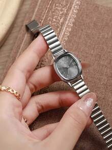 1pc Elegant Oval Dial Bamboo Strap Quartz Women's Watch - Charming Elegant, Versatile Fashion, Brightens Complexion, Suitable For Commuting And Daily Matching, Birthday Gift, Women's Gift, Anniversary Gift, Gift, Year-End Promotion, Cyber Monday Gift, Halloween Promotion And Other Holiday Gifts, No Gift Box Included - White - View 4