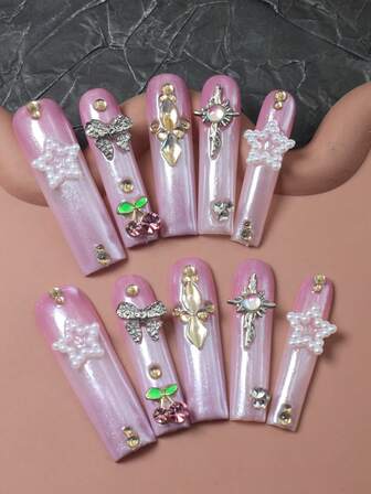 CrystalHola 圣诞美甲 10 片装手工假指甲按压式指甲，法式尖头指甲，超长指甲，带水钻的粉色美甲，3D 星星配饰，闪光假日指甲，Y2K 轻奢美甲，适合音乐节派对和日常穿着，秋冬季节，送给女孩和女士的好礼物万圣节美甲