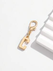 1pc Fashionable Minimalist 26 Small English Letter Shape Smooth Metal Keychain, Suitable For Women Car Key, Bag Decoration And Gift - Silver - View 4