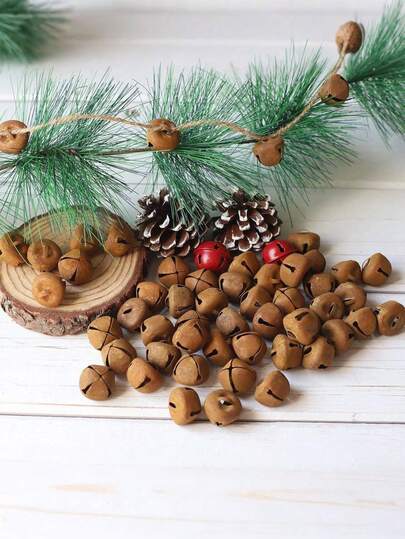 50 pièces Cloches de Noël rustiques en étain, ornements d'arbre de Noël rustiques d'origine antique pour les ornements d'arbre de Noël, les artisanats et la décoration de la saison des fêtes, la décoration de la maison, les décorations de Noël, les cadeaux de Noël, les accessoires de Noël
